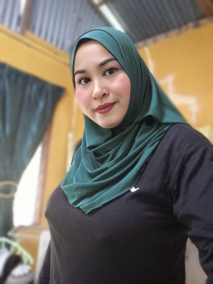 Viral Hijab Binor Yang Lagi Rame Wiki Dengan Rekan Kerjanya